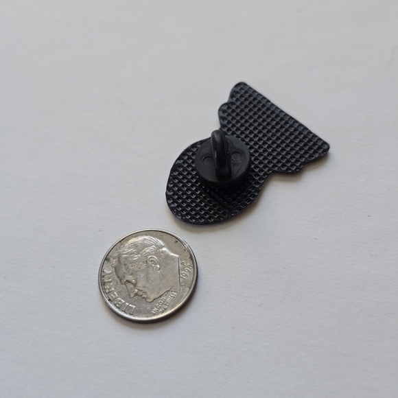 Ghostface Pin - Picture 3 of 3